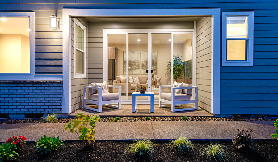 Covered patio with center-meet doors