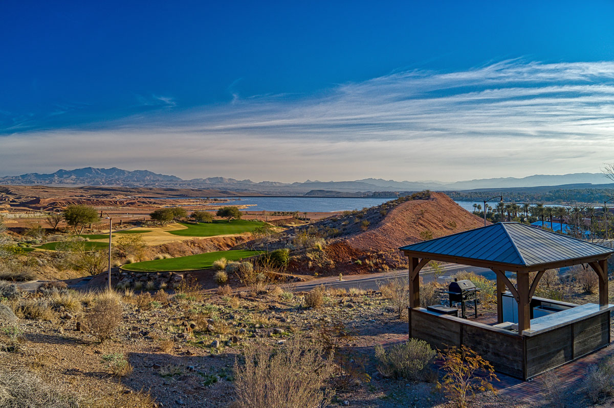 Impressive views of Lake Las Vegas and the mountains in the background