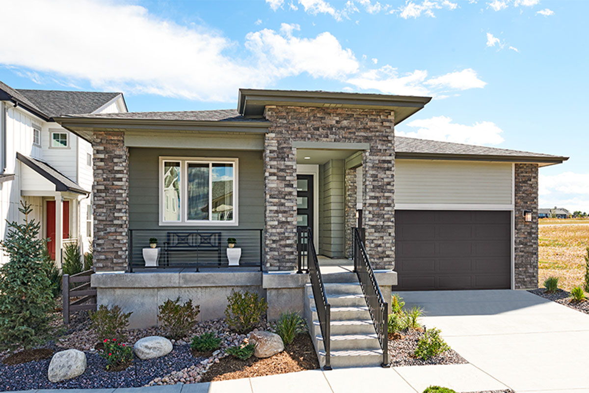 Exterior view of the ranch-style Farmington floor plan