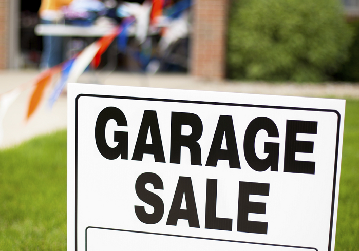 Garage sale sign