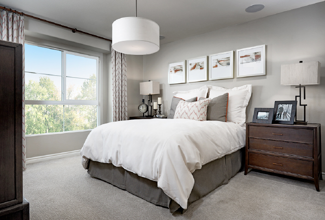 Markor pendant light in owner's bedroom with nightstands