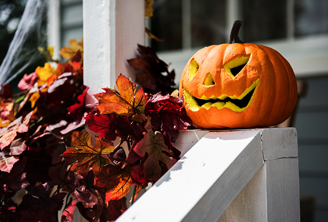 Show Your Spirit with Halloween Porch Décor