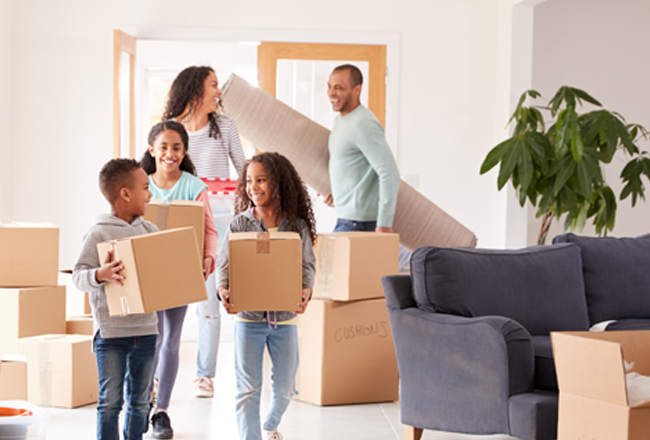 family during a move, attempting to achieve minimalist decluttering