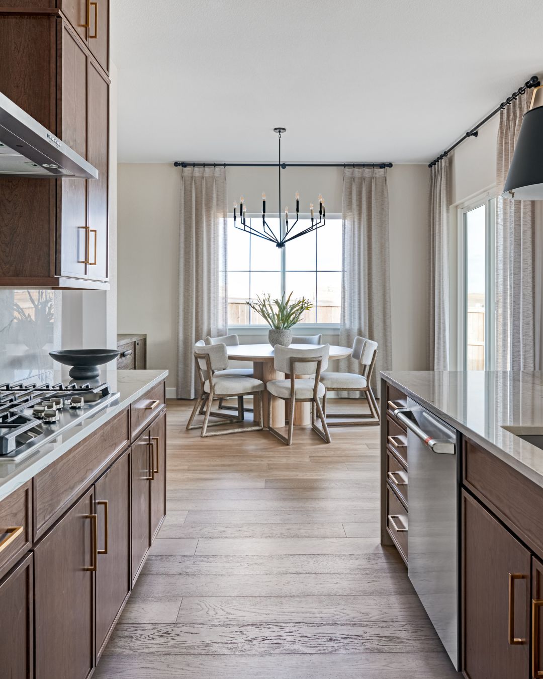 Natural lighting in a home's kitchen and dining nook