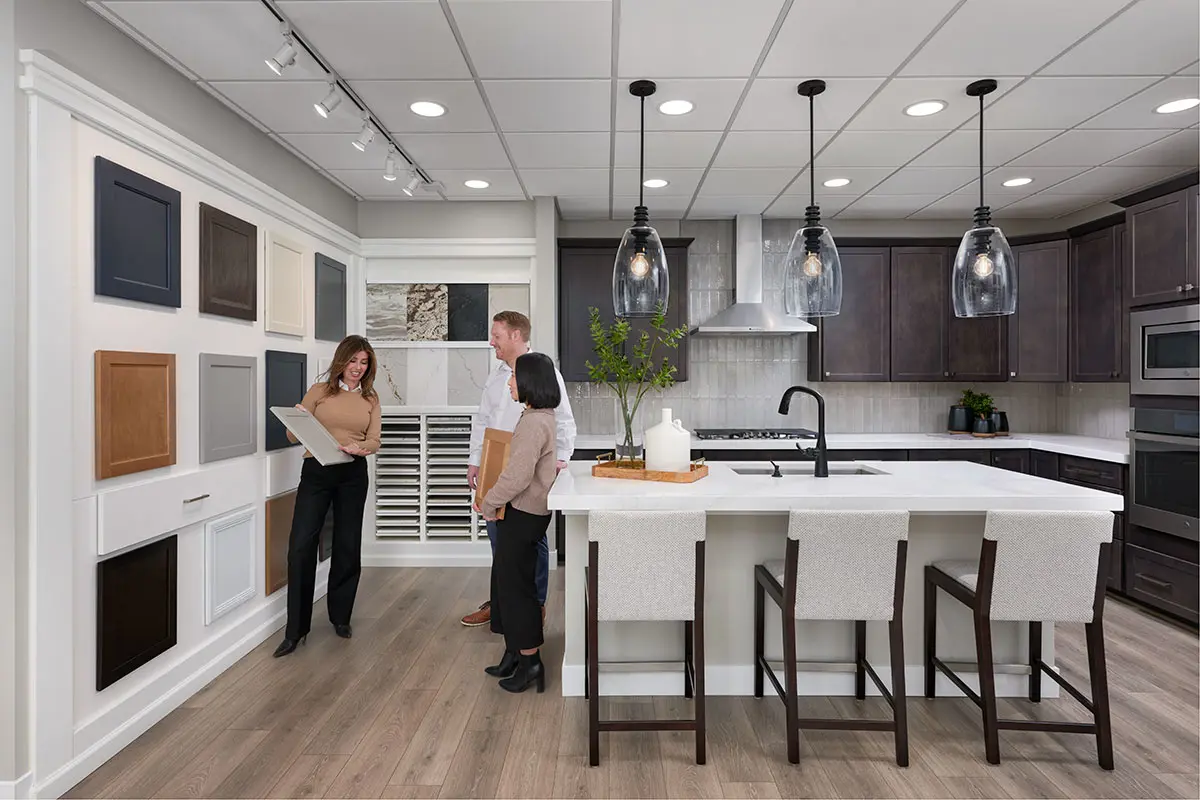 Couple selecting options at a Richmond American Home Gallery