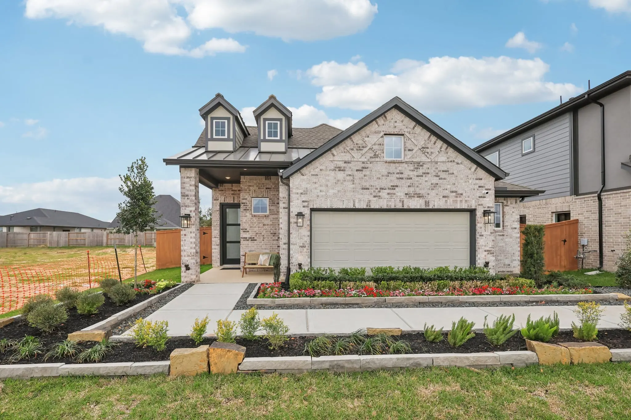 1-web-or-mls-Birchwood-Gln-Dr-S0703-001.jpg