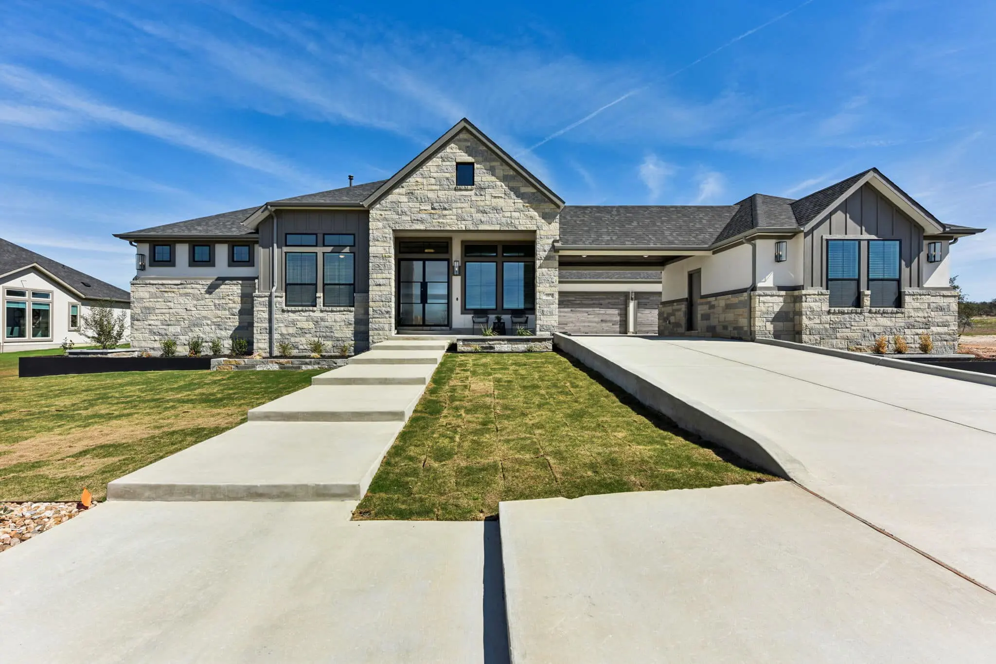 2-web-or-mls-1400-Paxton-Lane-Florence-S2302-002.jpg