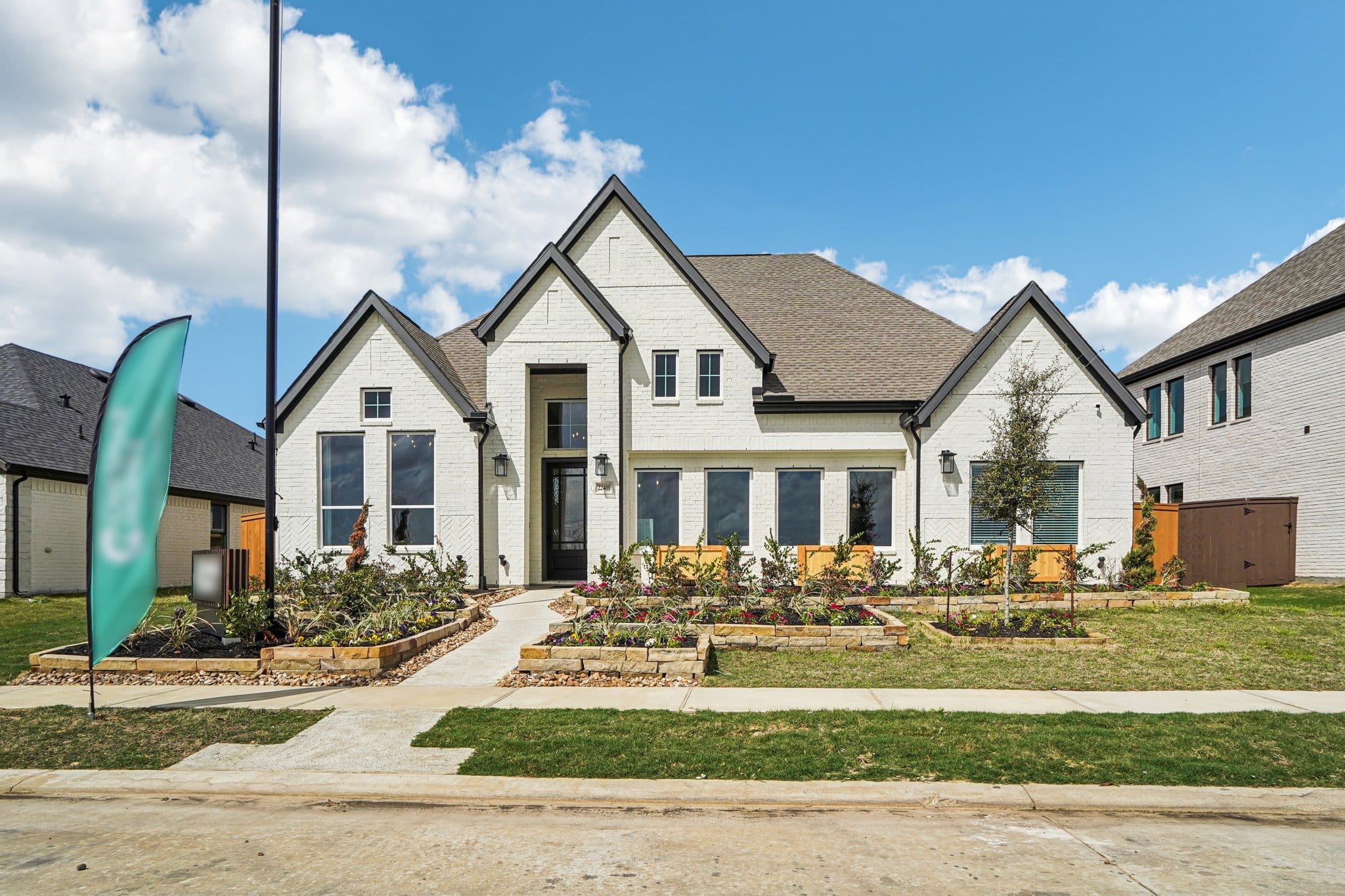 1-web-or-mls-Sawyer-Mountain-Dr-S0403-001.jpg
