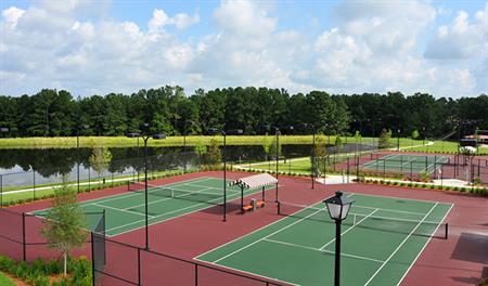 Tennis courts at Rolling Hills at Lake Asbury in Jacksonville
