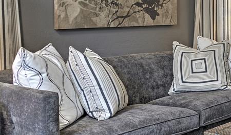 High-End series 2 - Hanford-Suite-white-gray