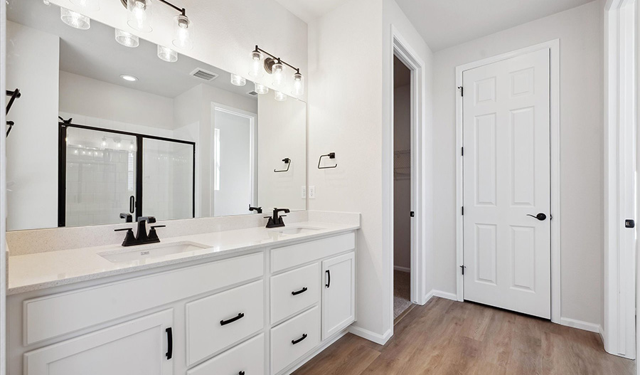 Bathroom of the Peridot floor plan