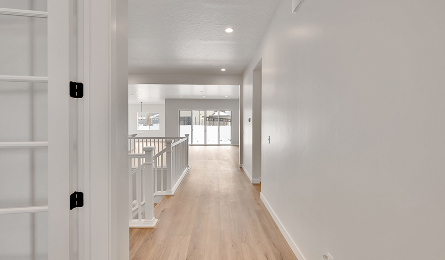 Entry of the Pinecrest floor plan