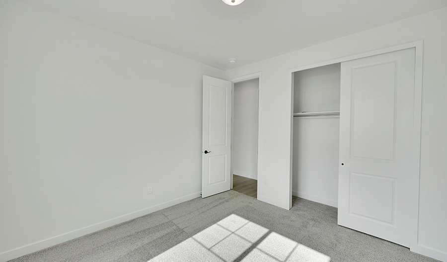 Bedroom of the Decker floor plan