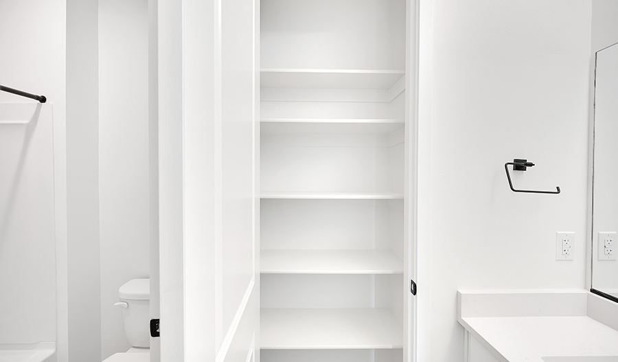 Bathroom of the Decker floor plan