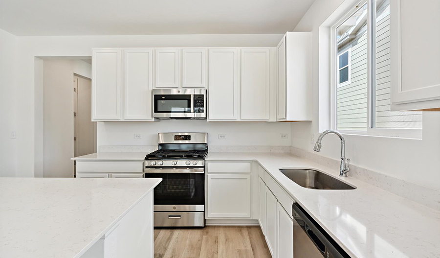 Kitchen of the Peridot floor plan