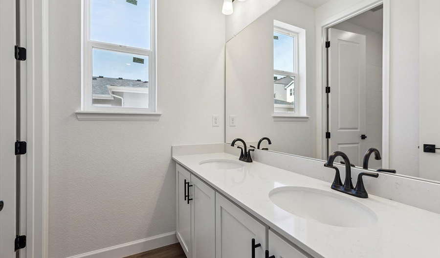 Bathroom of the Bronze floor plan