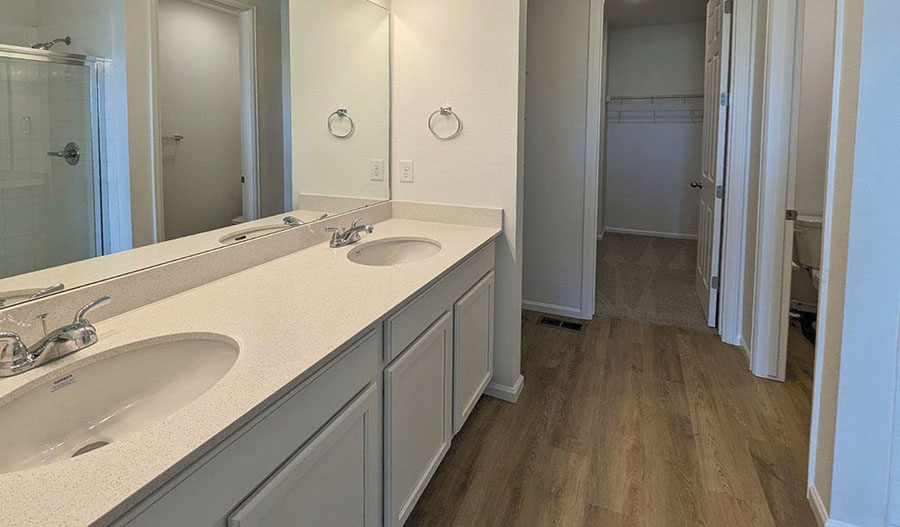 Bathroom of the Bronze floor plan