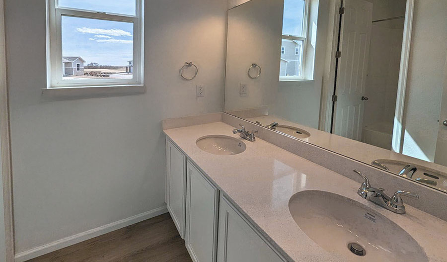 Bathroom of the Bronze floor plan