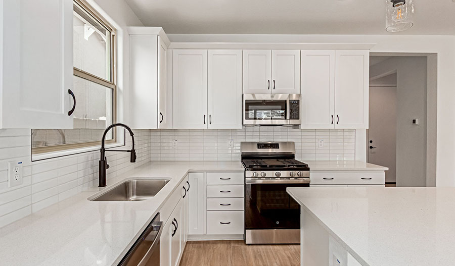 Kitchen of the Peridot floor plan