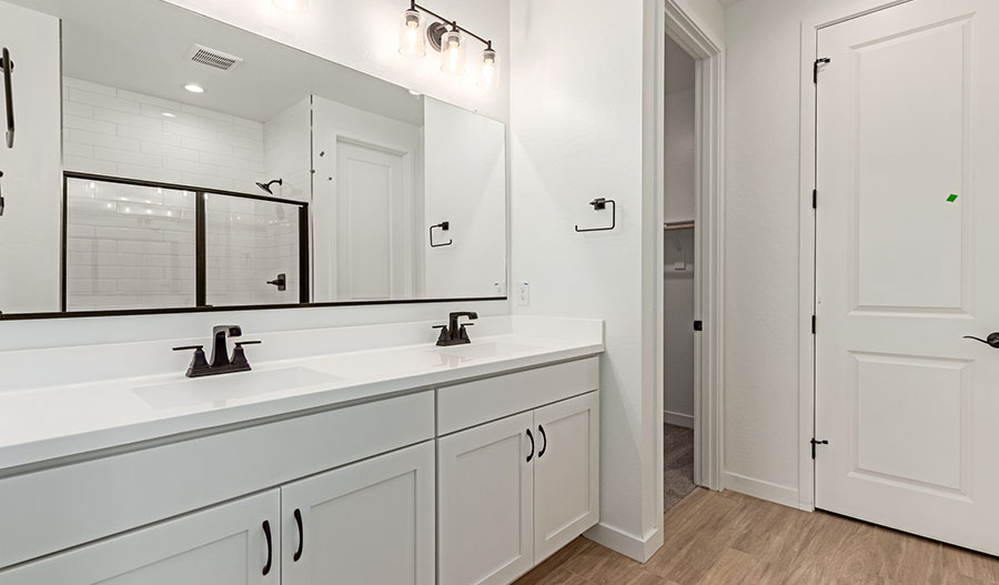 Bathroom of the Peridot floor plan