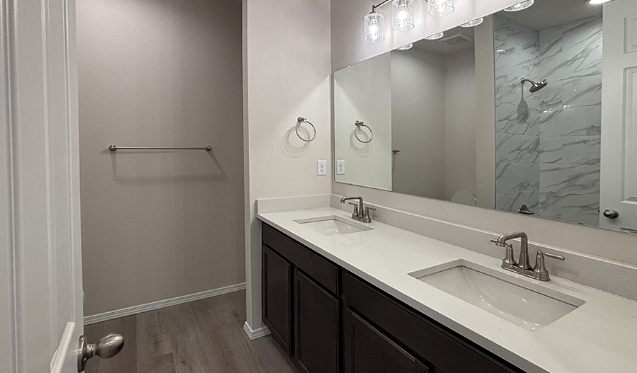 Bathroom of the Sapphire floor plan