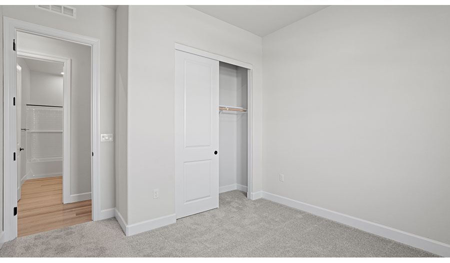 Bedroom of the Decker floor plan