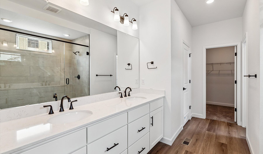 Bathroom of the Julien floor plan