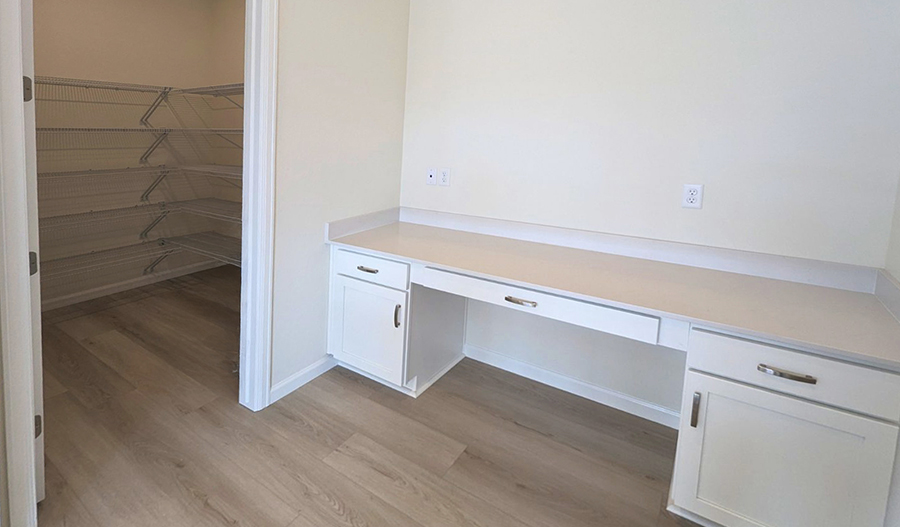 Pocket Office of the Decker floor plan