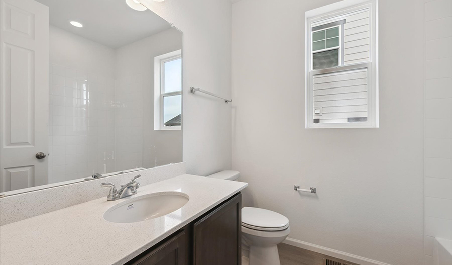 Bathroom of the AmethystDuo floor plan