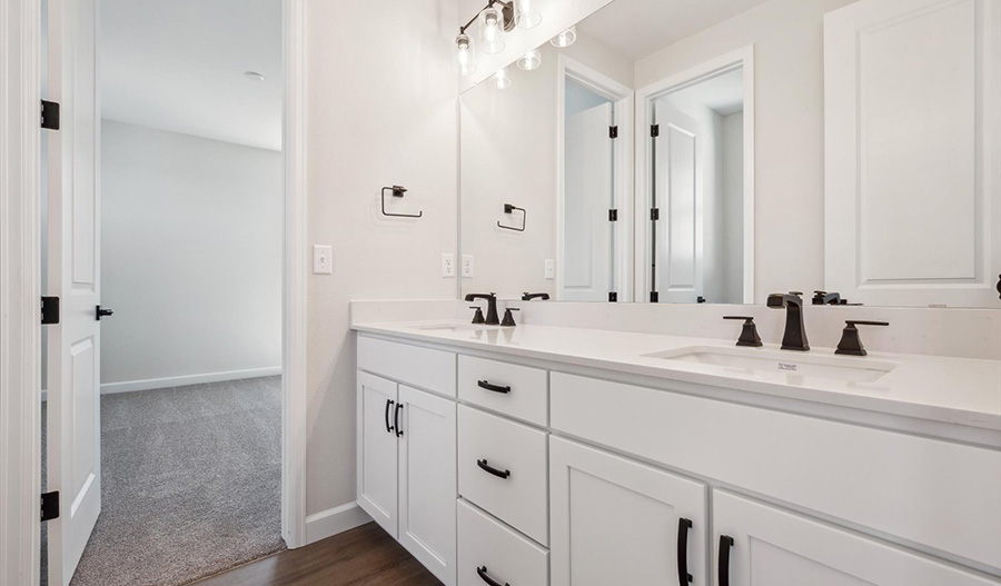 Bathroom of the Harmon floor plan