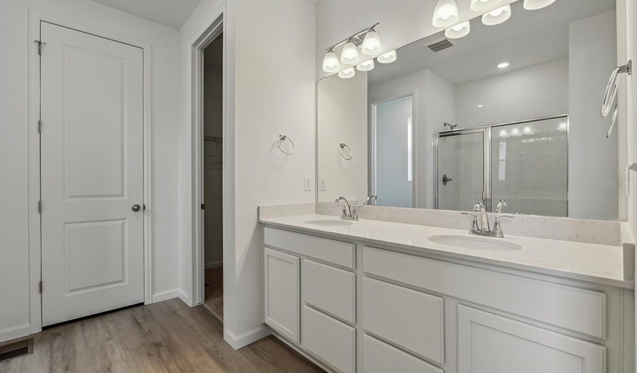 Bathroom of the Peridot floor plan