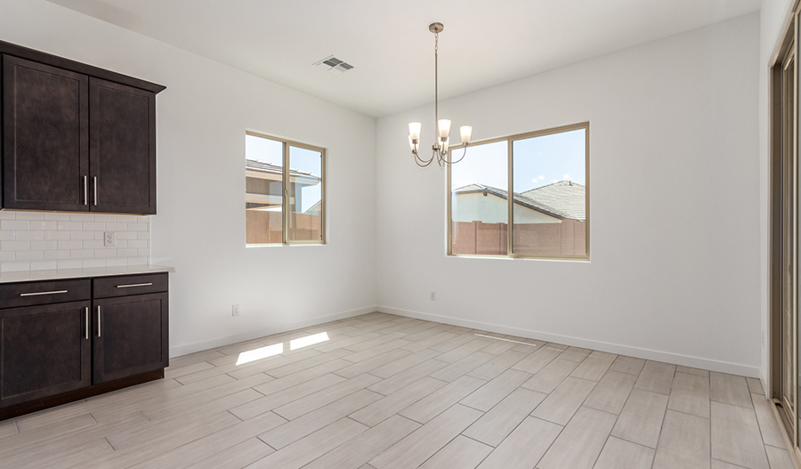 Dining of the Pinecrest floor plan