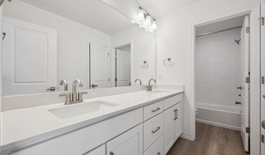 Bathroom of the DillonII floor plan