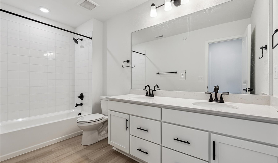 Bathroom of the Layla floor plan