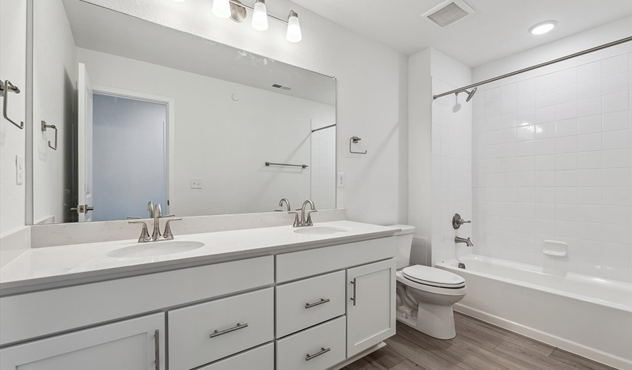 Bathroom of the Layla floor plan
