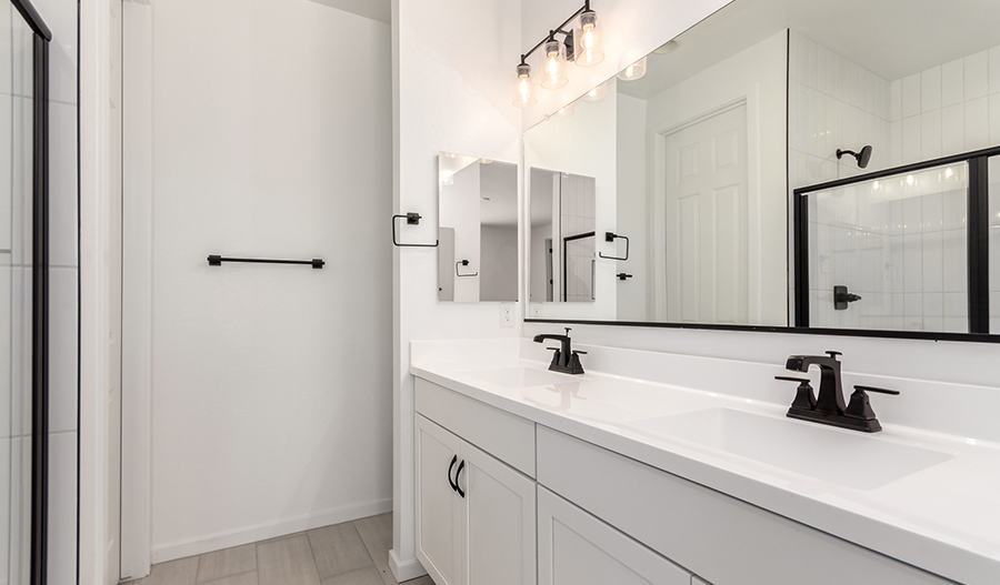 Bathroom of the Onyx floor plan