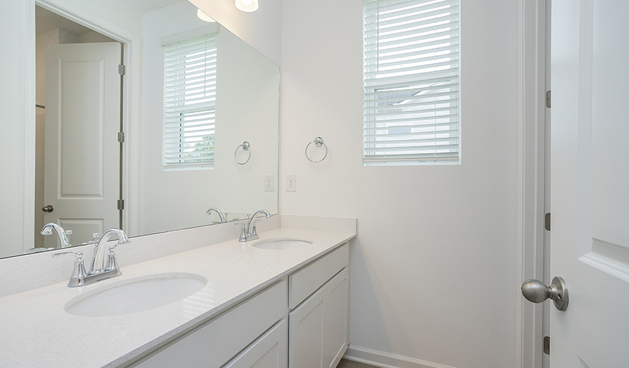 Bathroom of the Bronze floor plan