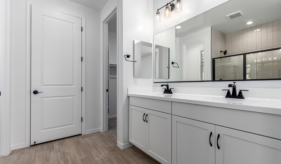 Bathroom of the Peridot floor plan
