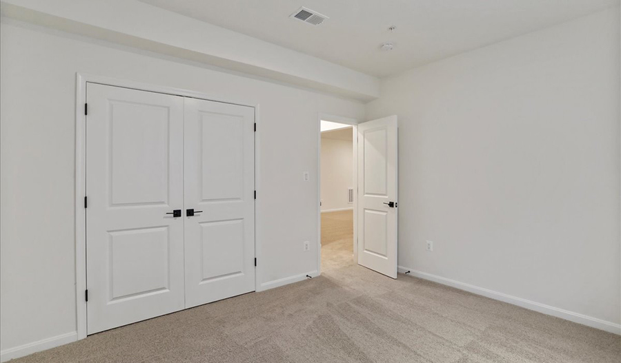 Bedroom of the Decker floor plan
