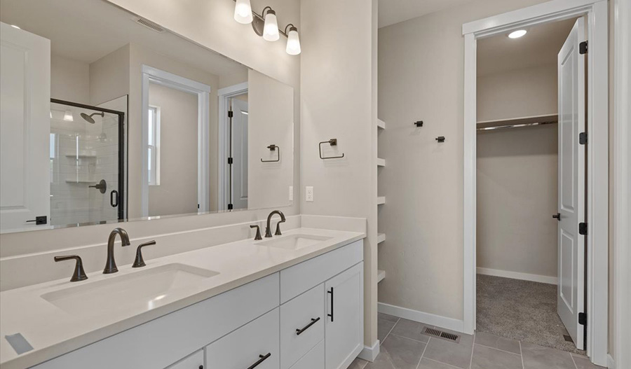 Bathroom of the Pewter floor plan