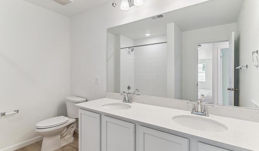 Bathroom of the Lapis floor plan