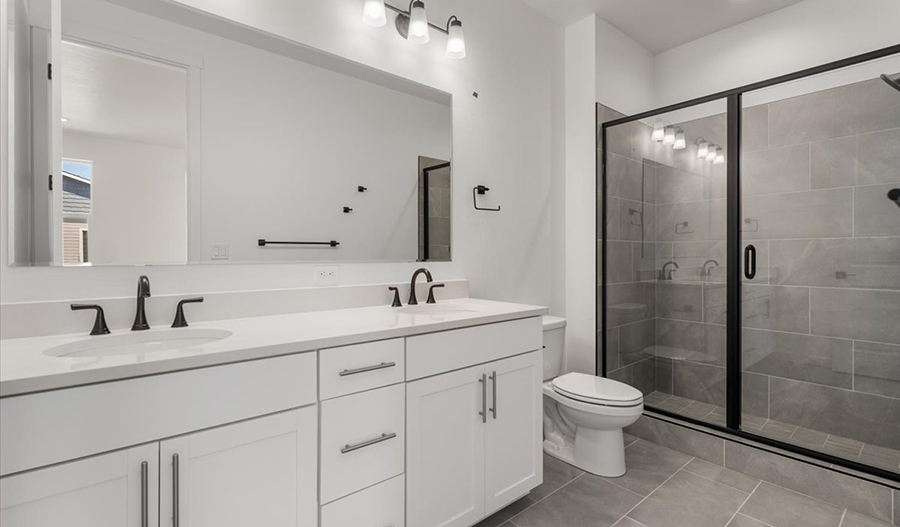 Bathroom of the Ironwood floor plan
