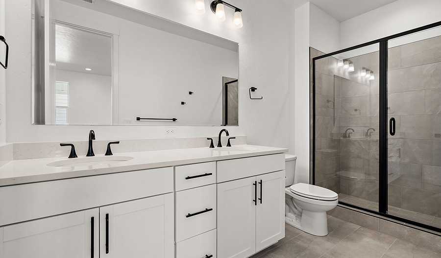 Bathroom of the Ironwood floor plan