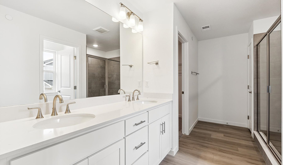 Bathroom of the Leah floor plan