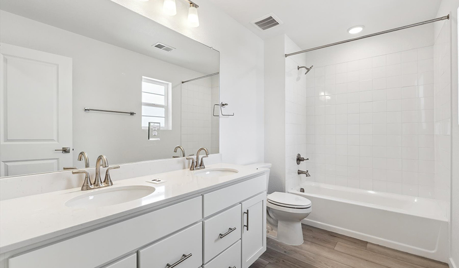 Bathroom of the Leah floor plan