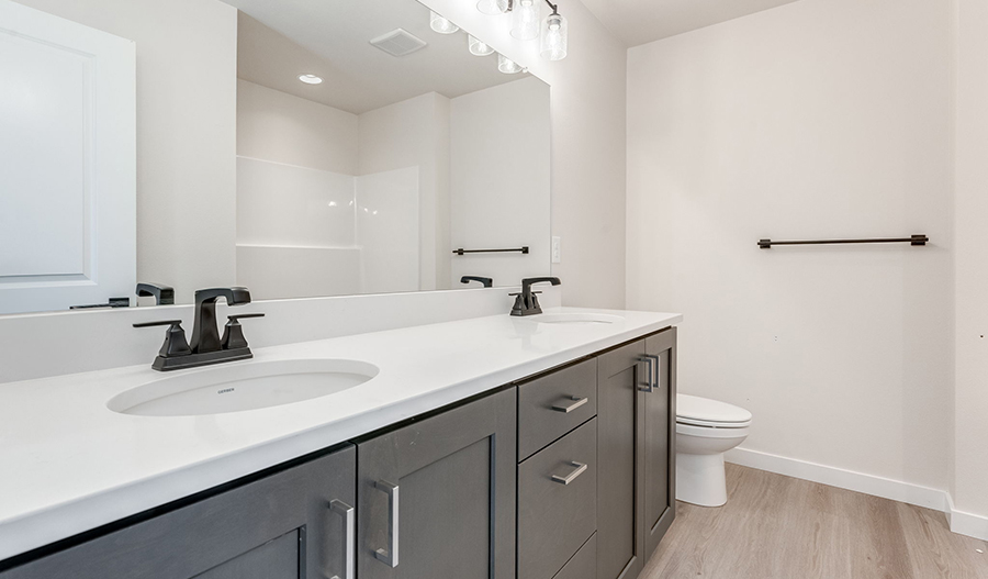 Bathroom of the Ironwood floor plan