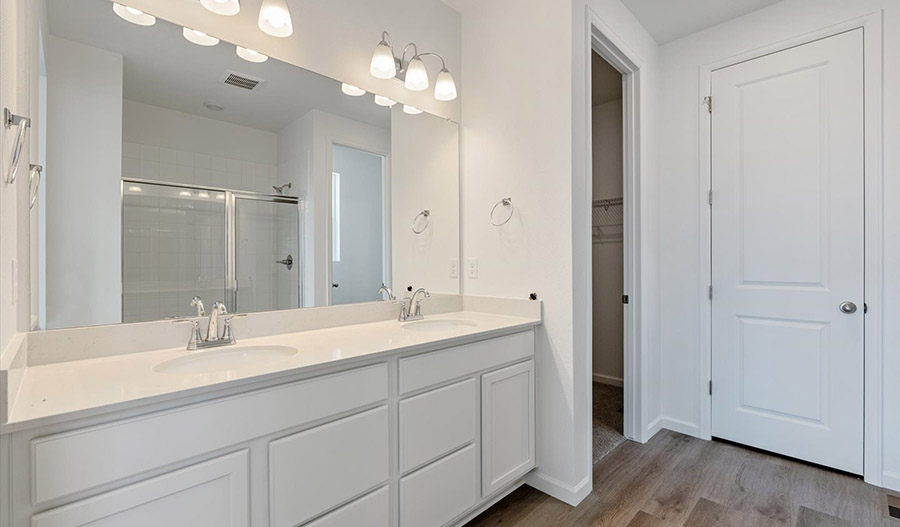 Bathroom of the Peridot floor plan