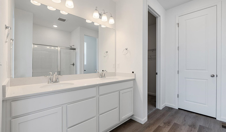 Bathroom of the Peridot floor plan