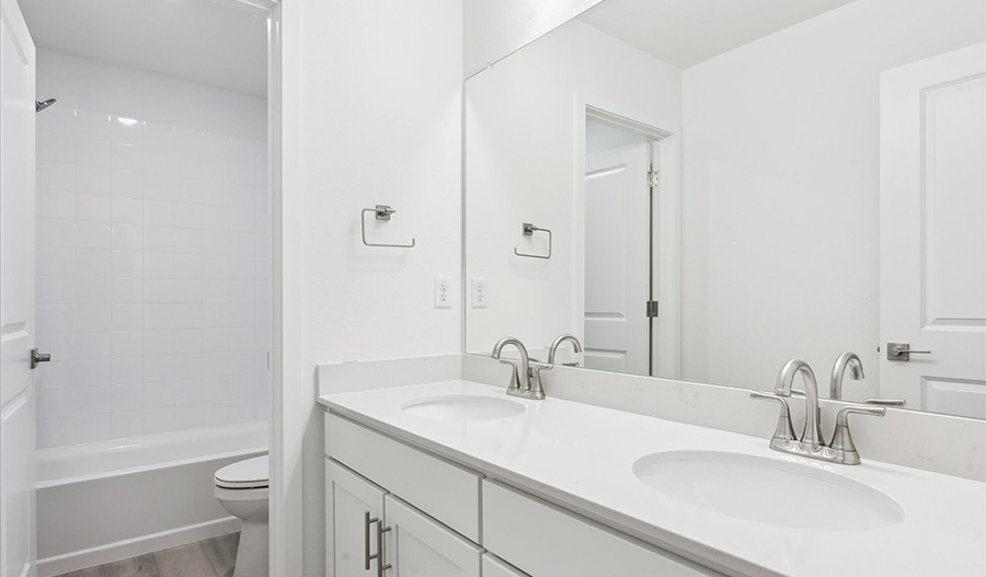 Bathroom of the Verde floor plan