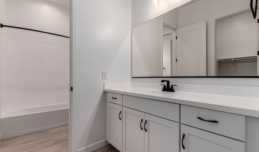 Bathroom of the Julia floor plan